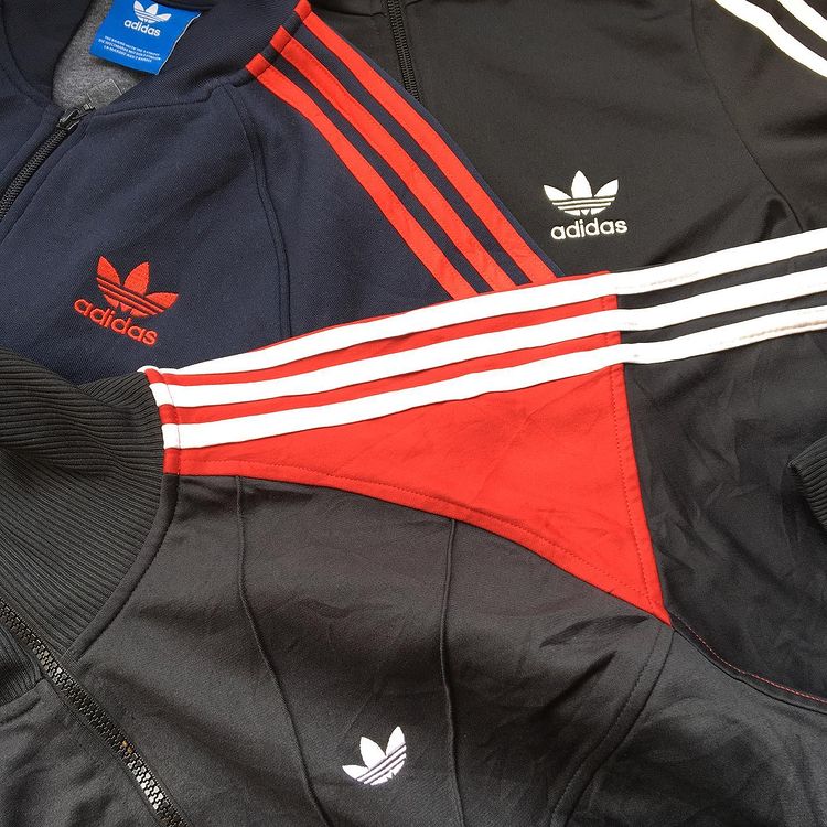 サイトトップ 定番人気ブランド アディダス