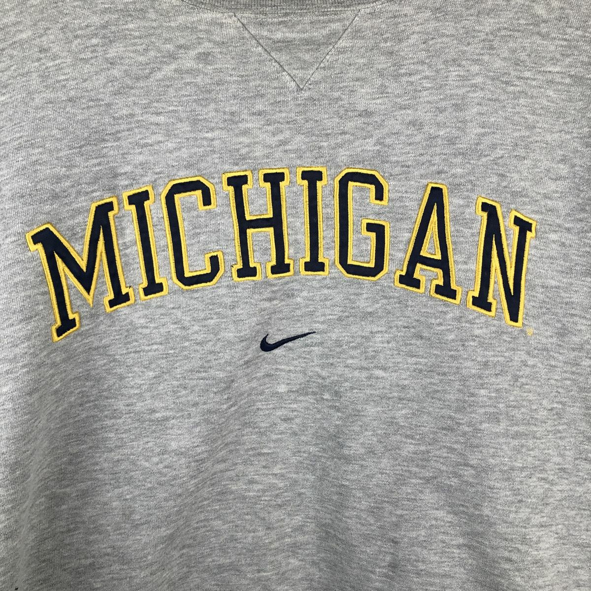 古着 90～00年代 ナイキ NIKE TEAM センターロゴ MICHIGAN ミシガン