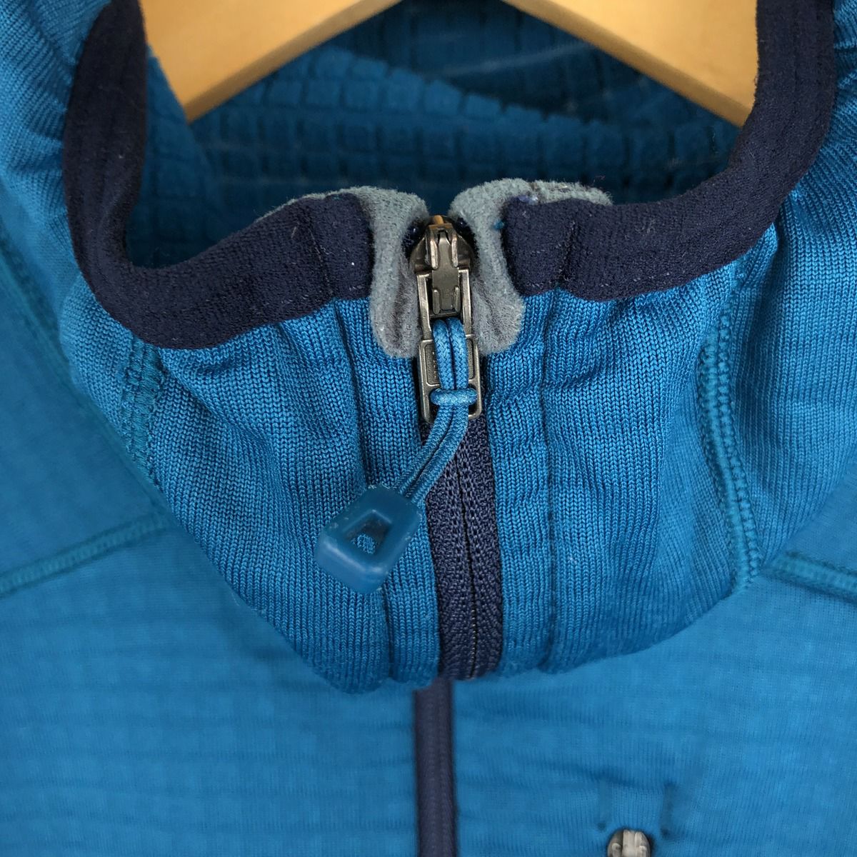 古着 パタゴニア patagonia レギュレーターR1プルオーバー 40074FA15